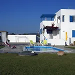 White וילה *