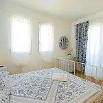 וילה White