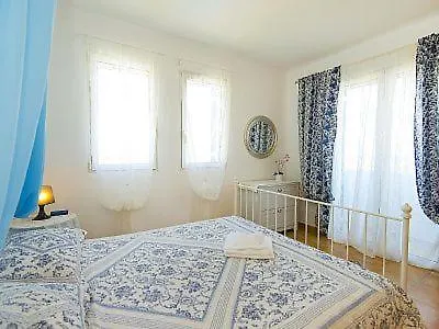 Villa White